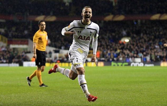 拜仁莱万多夫斯基连续两场梅开二度