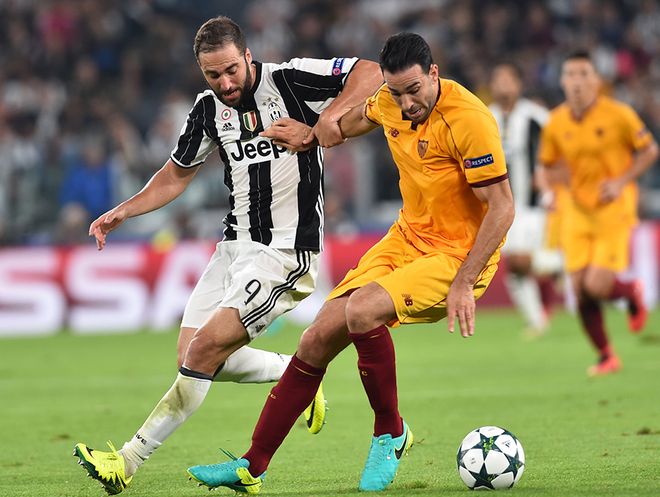 梦幻联动！齐达内晒与樊振东打乒乓球照片