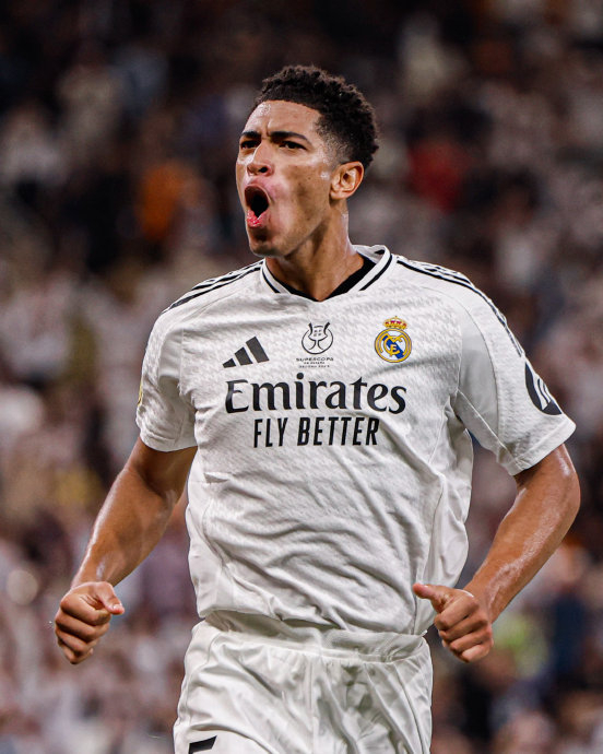 曼联客场不败创英超最长纪录，B费贡献2球1助攻，但防守漏洞明显，积分排名靠后。