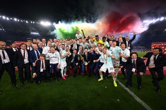 阿隆索在皇家马德里时间已经不多齐达内和阿尔韦罗亚正等着他上场